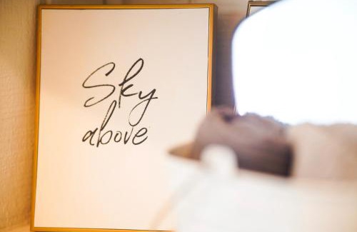 Flagami Apartment | Tropical Cottage in Prime Airport Area