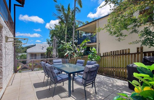 Indooroopilly House | Tropical Dreaming in the Heart of Indooroopilly