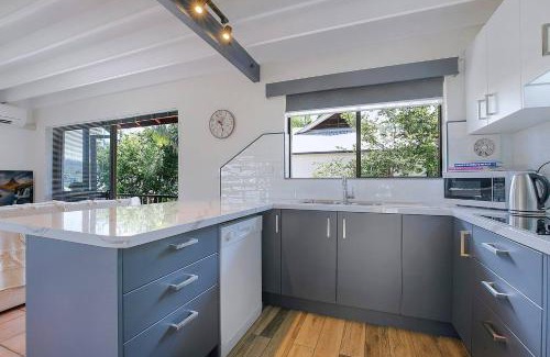 Indooroopilly House | Tropical Dreaming in the Heart of Indooroopilly