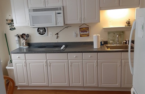 Holgate Condo | Tropical Feel-2nd floor, Huge Covered Furnished Deck-Quietest Area of Island