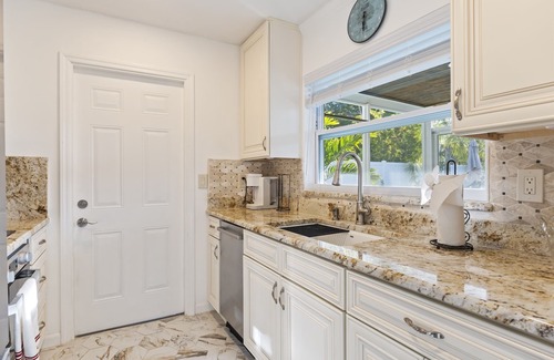 Lakeland House | Tropical Fenced Paradise, Hot Tub, & Home Theater