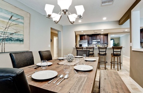 Bradenton House | Tropical Highlands - 6 BEDROOMS/3 Bathroom/2 King Masters/3800 sf/Large Htd Pool