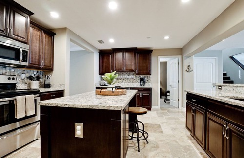 Bradenton House | Tropical Highlands - 6 BEDROOMS/3 Bathroom/2 King Masters/3800 sf/Large Htd Pool