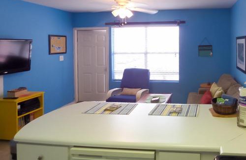 Fort Walton Beach Apartment | Tropical Isle #205