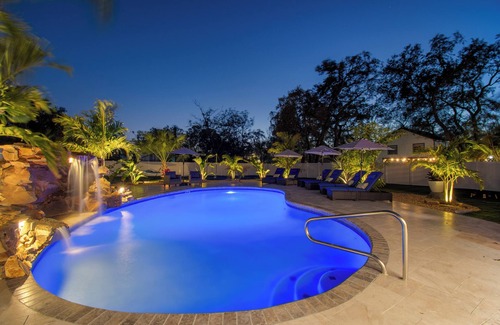 Terrace Park House | Tropical Oasis in the Heart of Tampa - Perfect for Families or Couples