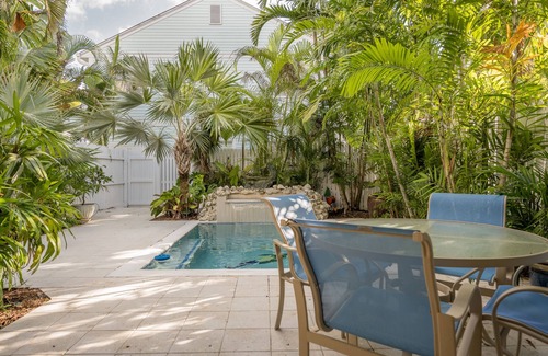 Bahama Village House | Tropical Oasis in the Truman Annex with a private poolnn