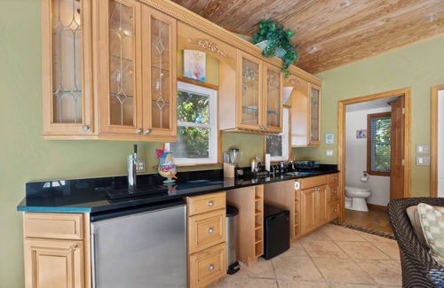 Rocky Point Cottage | Tropical Oasis Pool House with full bath and full access to pool.