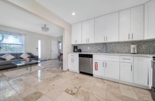 Fort Lauderdale House | Tropical Oasis w/Lush Pool in beautiful Fort Lauderdale