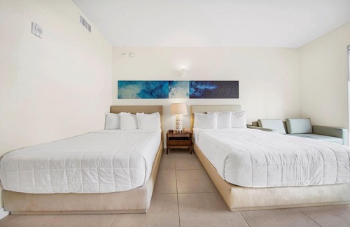 South Padre Island Hotel | Tropical Paradise + Beachfront Access
