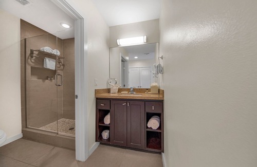 South Padre Island Hotel | Tropical Paradise + Beachfront Access