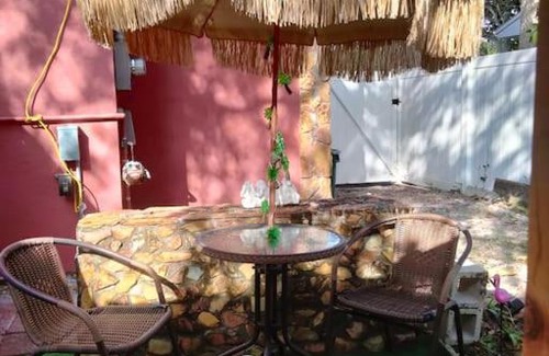 Largo Apartment | Tropical Paradise Oasis Spa Retreat