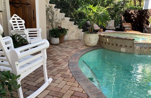 West Palm Beach Cottage | tropical poolside cottage -minutes from beaches & downtown