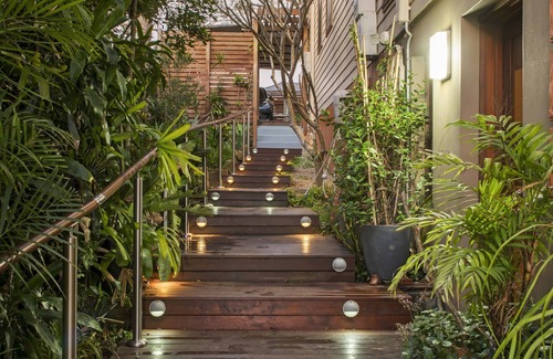 Mona Vale Apartment | Tropical retreat – Entire guesthouse in Mona Vale
