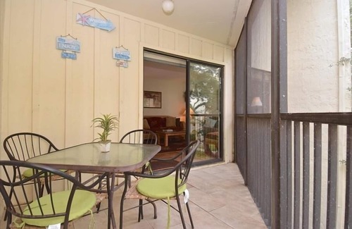 Siesta Key House | Tropical Siesta Key Townhouse at Bay Oaks - Watch Dolphin in the Bay! G12