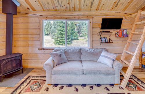 Trout Creek Apartment | Trout Creek Tiny House with Mtn Views and Fireplace