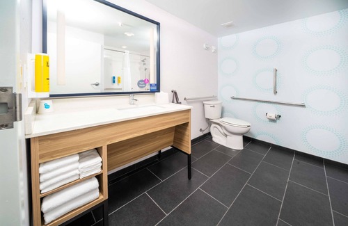 South Loop Hotel | Tru by Hilton Minneapolis Mall of America