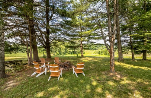 Otwell Cabin | Truelove Chalet- A Relaxed, Rustic, Glam Cabin!