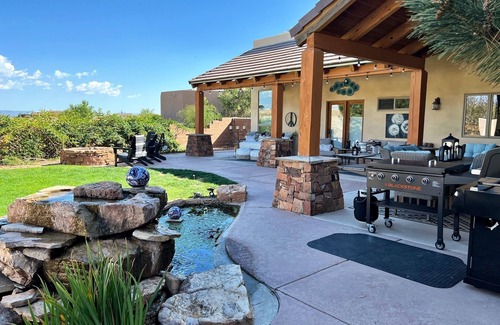 Rio Rancho House | Truly STUNNING~ Minutes to ABQ!VIEWS/Fireplace/Fire-Pit/Outdoor Mecca-Hot Tub!