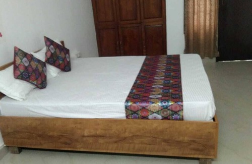 University of Kerala Senate House Campus Apartment | TRV Stays- OPP Mascot Hotel -9 Beds 6 Bath