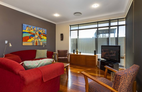 Peppermint Grove Beach House | ****Tuart Retreat****