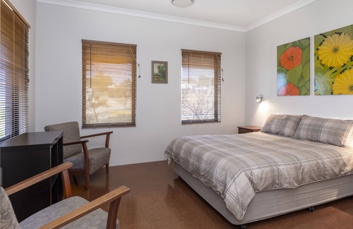 Peppermint Grove Beach House | ****Tuart Retreat****