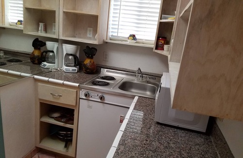 Tucson Apartment | TUCKED IN THE FOOTHILL SPA STUDIO