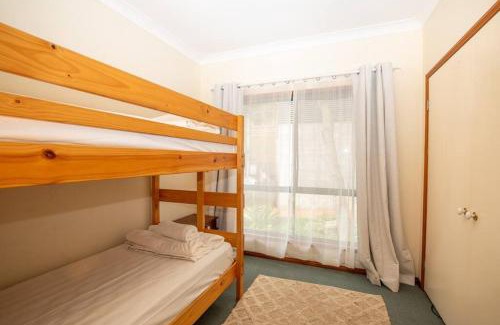 Point Lookout House | Tuckeroo + sleeps 10 + central
