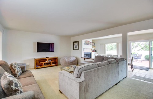 Northridge Estates House | Tucson Townhome with Shared Pool in 55 and Community!