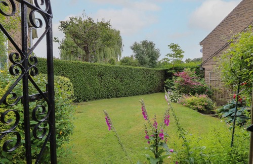 Ashover Cottage | TULIPTREE, family friendly, character holiday cottage in Ashover
