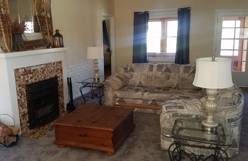 Baker City House | Turn Of The Century Charm - Walk to Town DISCOUNTS FOR SKIING?