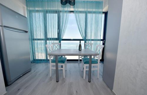 Constanta Apartment | Turquoise by the sea