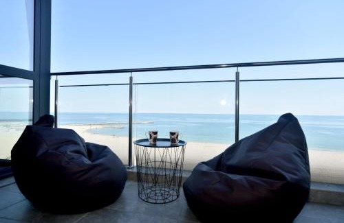 Constanta Apartment | Turquoise by the sea