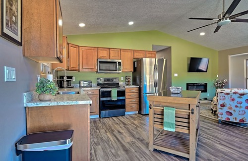 Zuzax House | Turquoise Trail Bungalow with Amazing Views