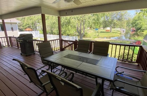 Lewiston House | Turtle Cove Summary: