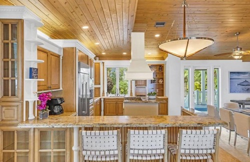 Layton House | Turtle Crawl- MAGNIFICANT OCEANFRONT ESTATE HOME
