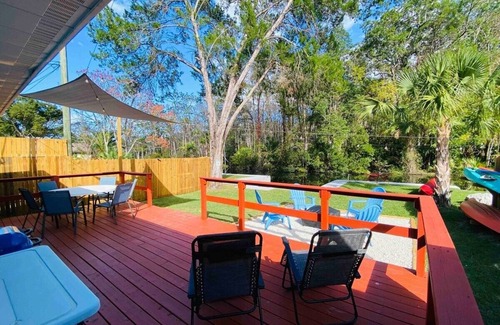 Crystal River House | Turtle House-pet friendly, waterfront home with boat slip, kayaks, fire pit