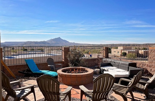 Elephant Butte Villa | TURTLEBACK OASIS! Mins to Lake, Hot Springs & Golf