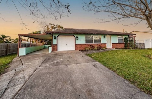 Memphis House | Turtles By The Bay