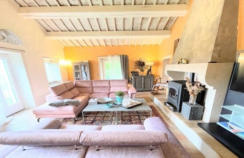 San Casciano dei Bagni Villa | Tuscan Magic - sleeps 14 - exc pool, extensive parkland + private restaurant