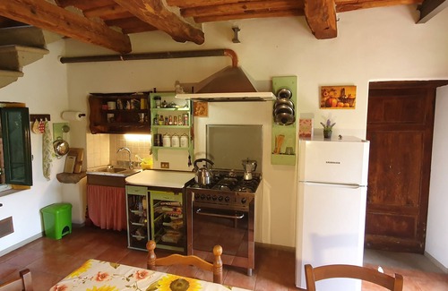Pescia House | Tuscan-style farmhouse, surrounded by greenery, between Lucca, Pisa and Florence