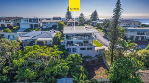 Yamba House | Tusk - Effortless Entertaining