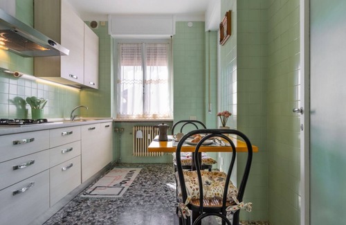 Treviso Apartment | TV Vintage@The River