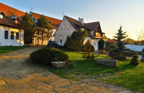 Chrast House | tvrz Holešice-Orlická přehrada, Penzion