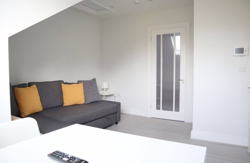 Addiscombe Apartment | Twelve Thirty Serviced Apartment - Croydon