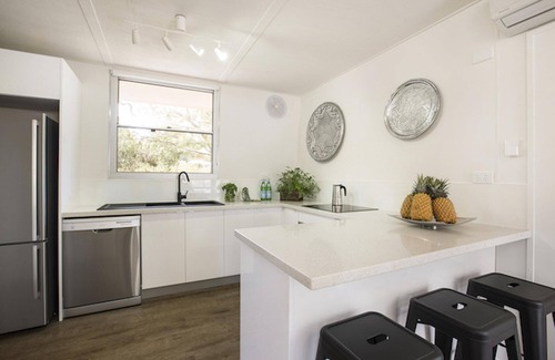 Anglesea House | Twiggy, Anglesea - 1 NIGHT FREE!* - Renovated 1960's gem
