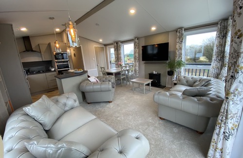 Truro Cabin | Twilight Lodge & Hot Tub (2 Bd rm) 2.5 miles to beach, peaceful setting.
