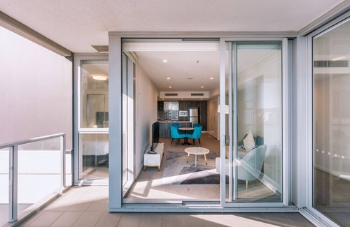 South Brisbane Apartment | Twin Vibe Bright and Modern 2BR Apartment
