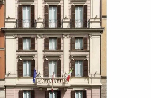 Rione III Colonna Apartment | Two (2) Radiant Connecting 1BR Suites at Rome