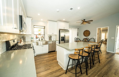 Paso Robles Other | Two Adjacent Farmhouses on 4 acres. Sleeps up to 20. Pet Friendly