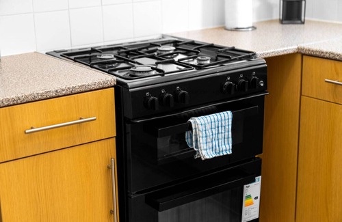 West Bromwich Apartment | Two Bed Apartment - Smart TV - WIFI